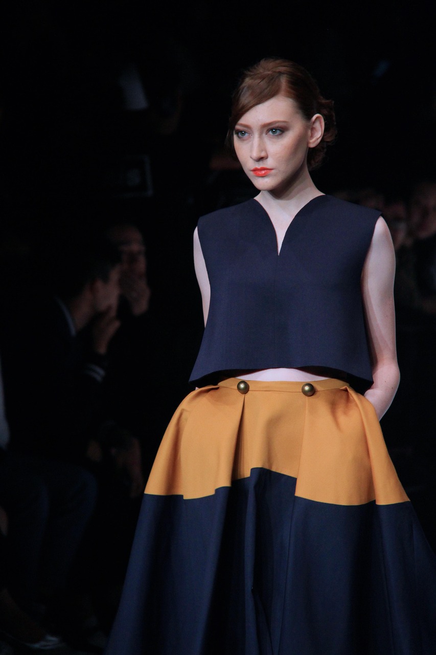 entdecken sie die angesagten fashion trends 2024 – die neuesten styles, farben und must-haves für eine trendbewusste garderobe.